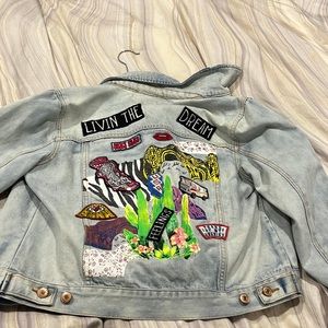 Forever 21 denim jean jacket with patches